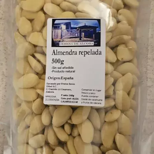 Almendra natural repelada